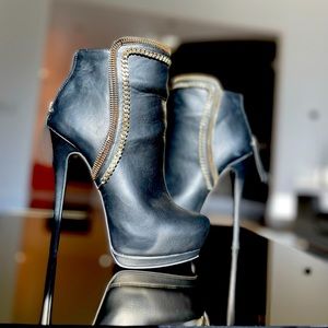 Bebe black booties, leather boots and gold chain , high heel, 7